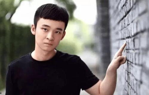 娱乐吃瓜君董子健,娱乐吃瓜界的“瓜王”