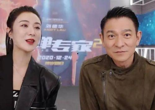 娱乐吃瓜直播间007,揭秘娱乐吃瓜直播间背后的秘密与精彩瞬间