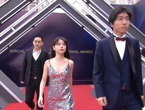 娱乐吃瓜女艺人进剧团,演绎新篇章