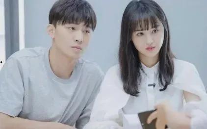 吃瓜娱乐圈教学,娱乐圈的“瓜田”与校园的“知识园”