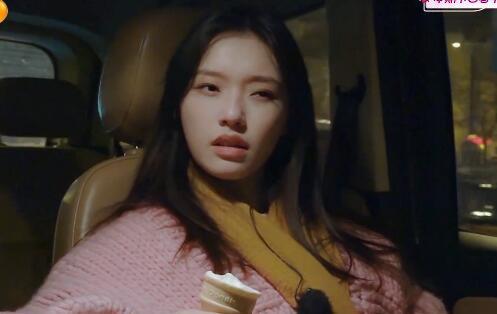 娱乐吃瓜酱搞暧昧